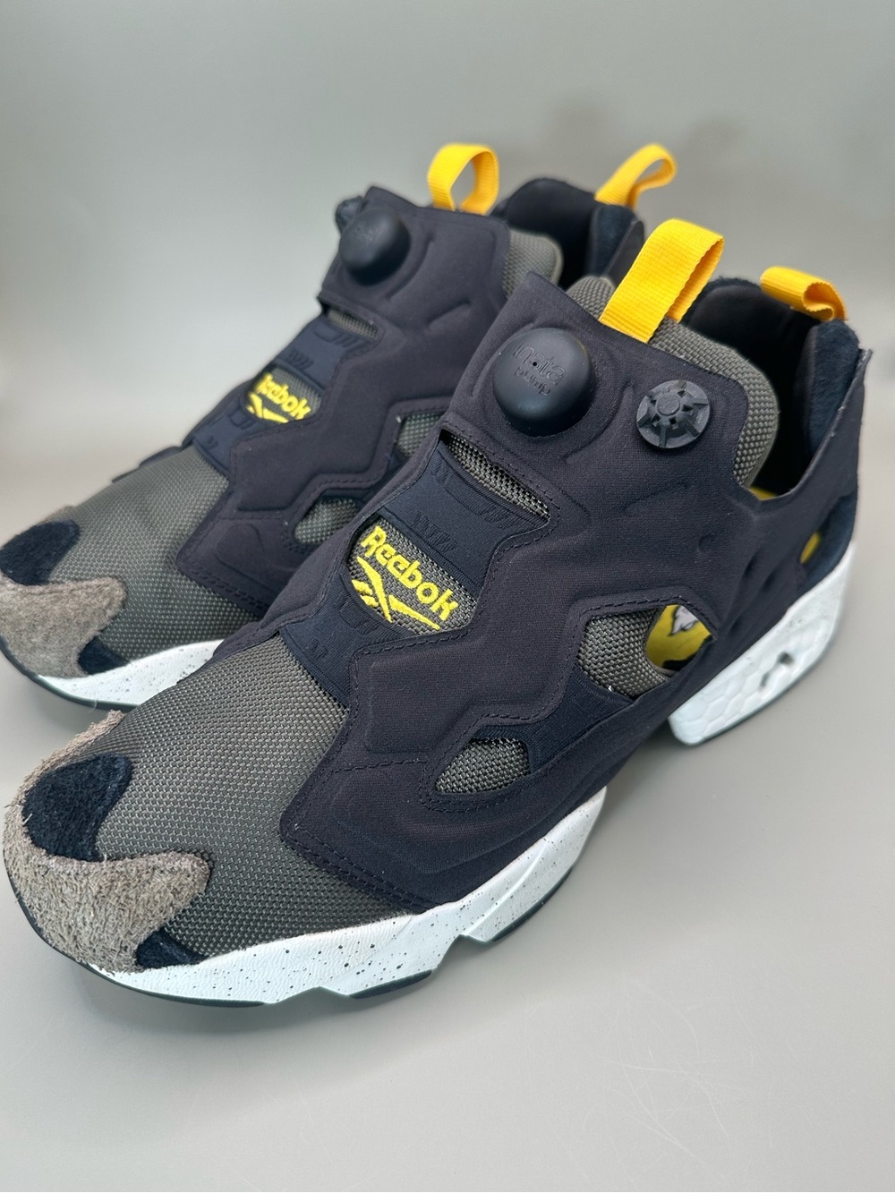 Reebok Men's2019Instapump Fury OG MU 'Shanghai Hairy Crab' Size 9.